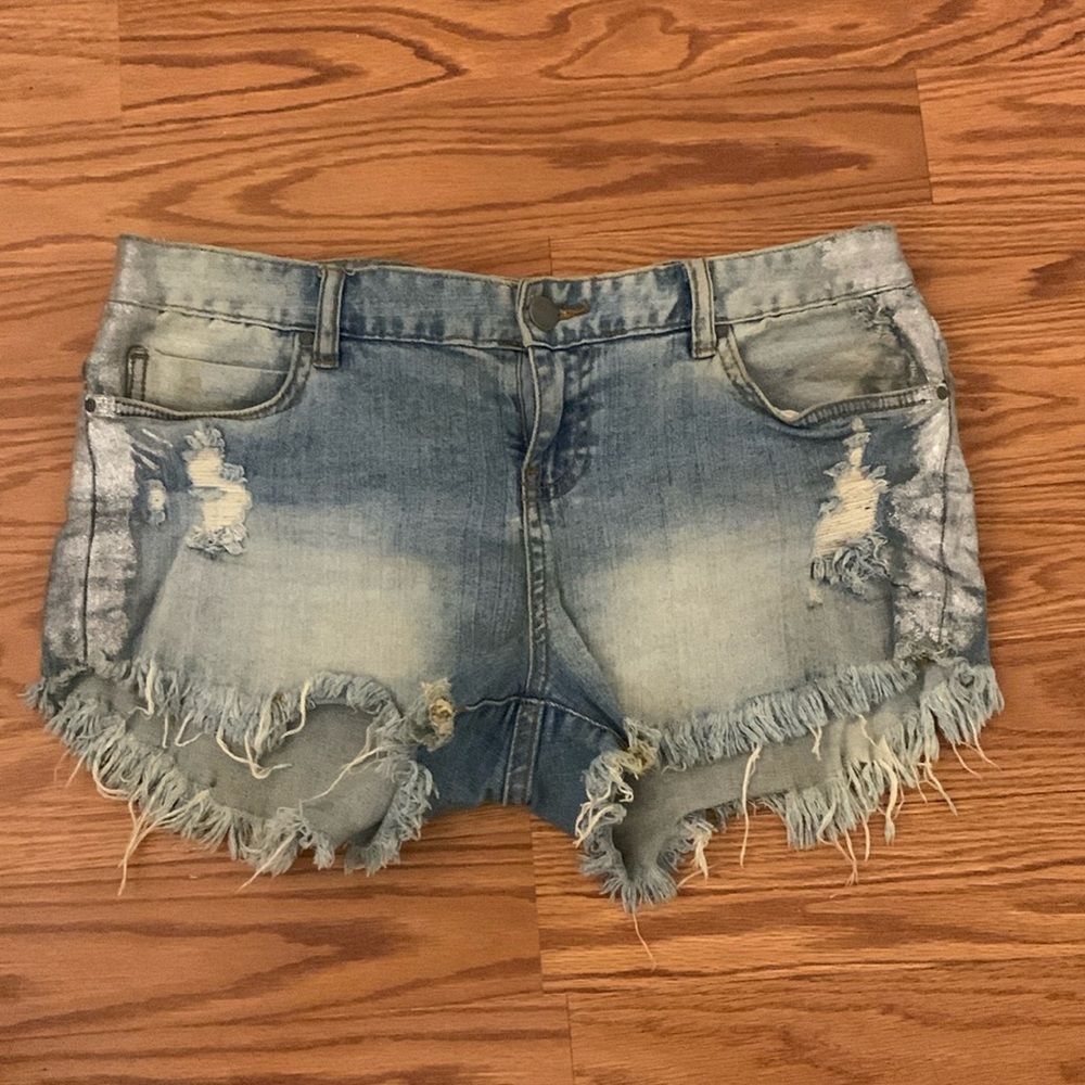 Frayed jean shorts